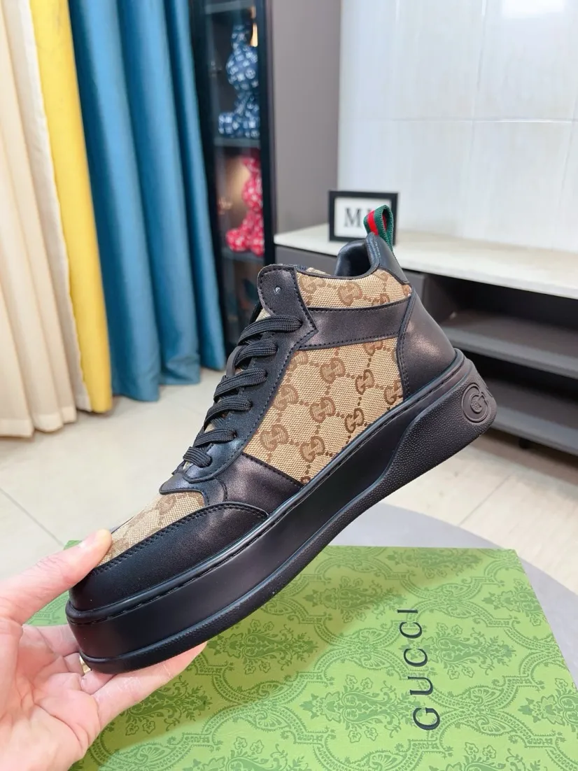 Factory price 438🌹🌹GUCCI [Gucci] New high-top men's shoes, a high-end brand, the latest fashionable casual men's shoes, trendy and versatile, relaxed and sporty style, uppers imported from Italy, first-layer cowhide, genuine leather lining, and ultra-fine workmanship. Original personalized fashionable rubber wear-resistant outsole, light and comfortable on the foot, size 38-44